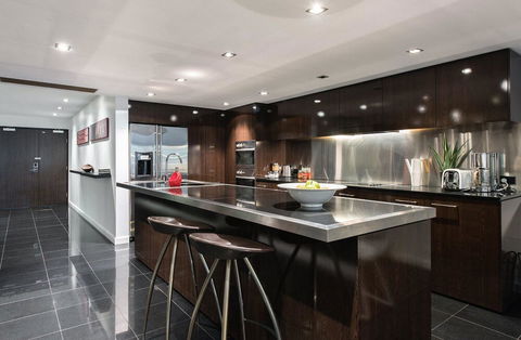 PPT50 Sleek 2 Bed Designer Abode - Accommodation Sydney 5
