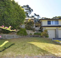 Pet Friendly Lentara St. 10 Fingal Bay - Accommodation Sydney