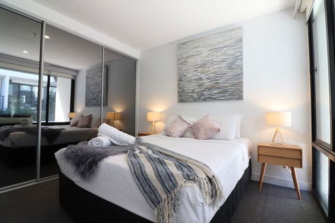 Queen Of Northcote Views Rejuvenate Stays - Accommodation Sydney 3