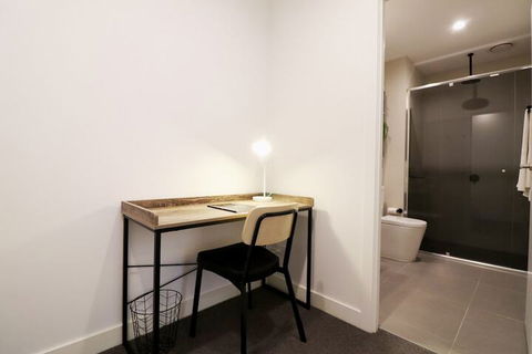 Queen Of Northcote Views Rejuvenate Stays - Accommodation Sydney 4
