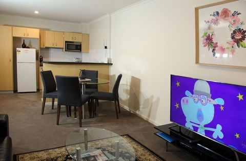 Adelaide City Apartment - 3BR, 2Bath & Carpark - Accommodation Sydney 5
