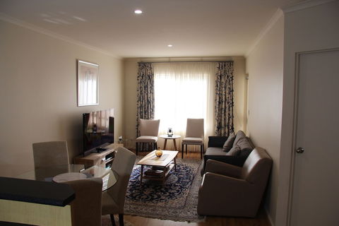 Adelaide City Apartment - 3BR, 2Bath & Carpark - Accommodation Sydney 2