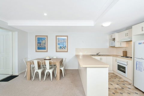 Surf Break Fingal Bay - Sydney 4u 3