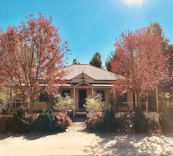 Autumn Beauty 4 - Accommodation Sydney 0