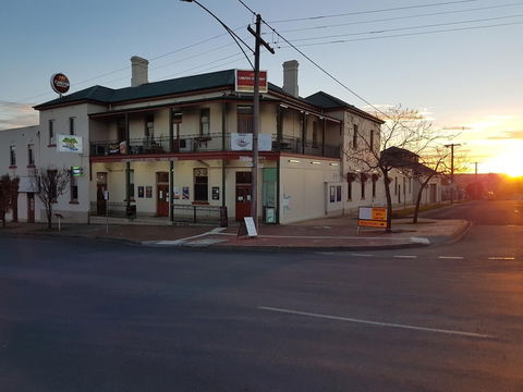 Orbost Club Hotel - Sydney 4u 1