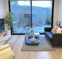 Pride Benleigh Apartment with Garden - Sydney 4u