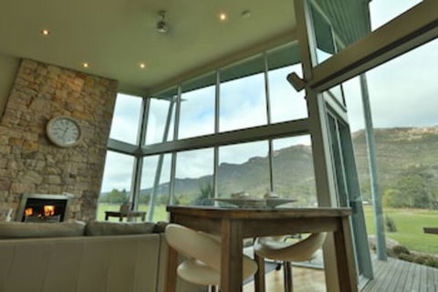 Ironstone Romantic Couples Retreat - Sydney 4u 0