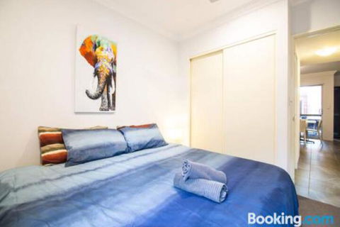 Deluxe Stays McMillan Holiday Apartments With Complimentary Parking & Netflix - Sydney 4u 7