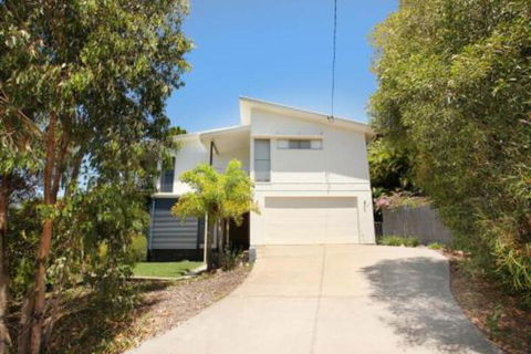 224 Centenary Heights Road Coolum Beach 500 Dollar Bond Linen Included - Accommodation Sydney 0