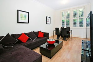 Art Deco in the Cul-de-Sac