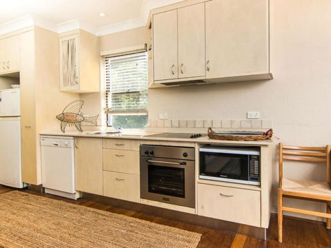 Middles Villa Manyana 02 - Accommodation Sydney 4