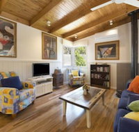 Just Beachy Beach House Pet Friendly - Accommodation Sydney