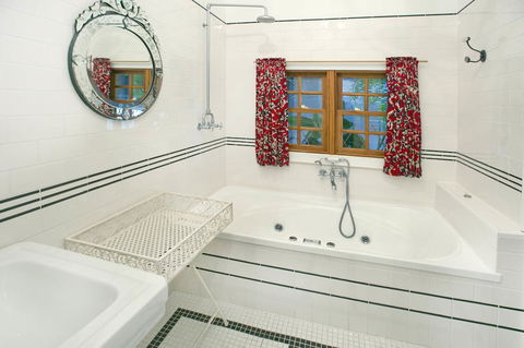 TRANQUILO BEACH HOUSE - Accommodation Sydney 6