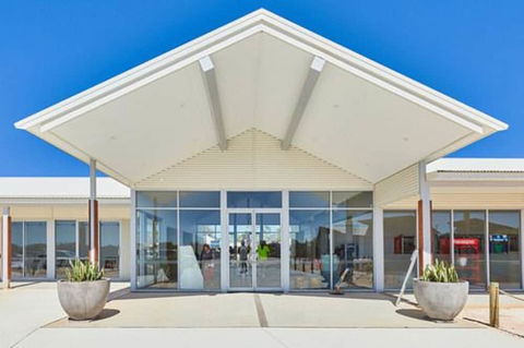 RAC Monkey Mia Dolphin Resort - Sydney 4u 1