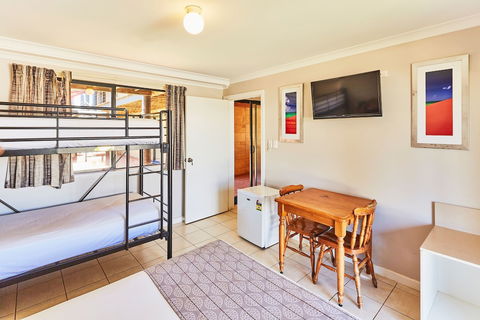 RAC Monkey Mia Dolphin Resort - Sydney 4u 5