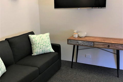 Scandi Stayz Retreat 2 - Accommodation Sydney 4