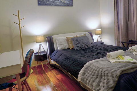 Wollongong Train Station Holiday House - Accommodation Sydney 2