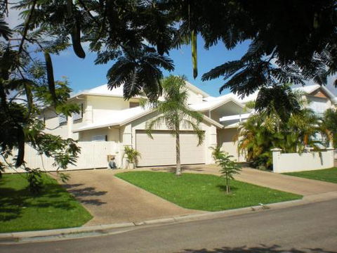 Poinciana Terraces - Sydney 4u 0