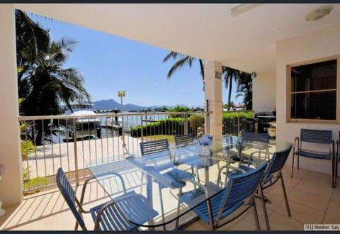 Poinciana Terraces - Sydney 4u 5