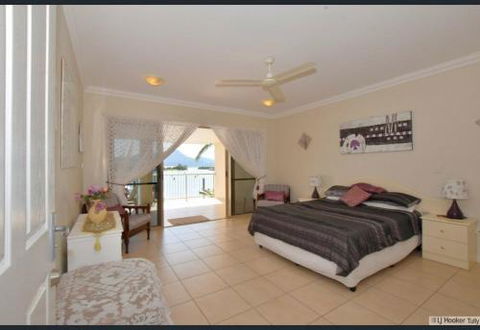 Poinciana Terraces - Sydney 4u 6