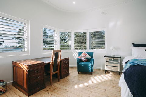Deco Beach Luxury Apartments - Sydney 4u 6