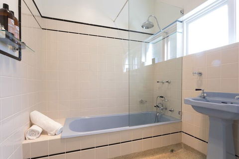 Deco Beach Luxury Apartments - Sydney 4u 7