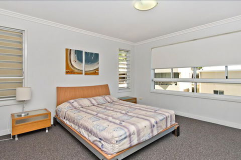 Deep Blue 8 - Sydney 4u 4