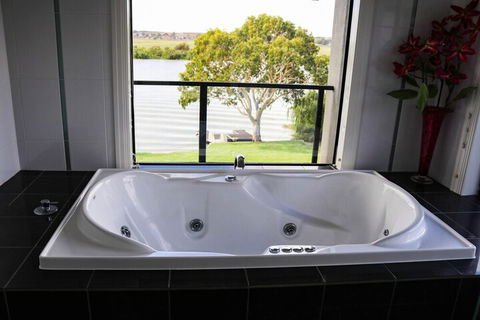 River Devine Murray Bridge - Accommodation Sydney 3