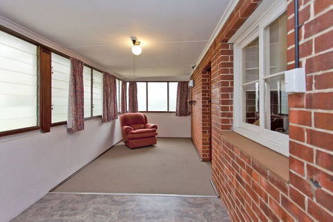 Red Brick Beauty - Central Cottage - Sydney 4u 6