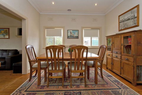 Red Brick Beauty - Central Cottage - Sydney 4u 5
