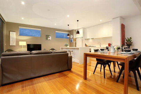 Essendon Sub Penthouse On Napier - Accommodation Sydney 3