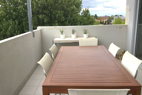 Essendon Sub Penthouse On Napier - Accommodation Sydney 1