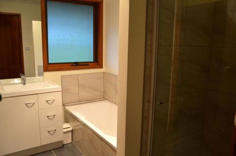 1 School Road Wandiligong - Sydney 4u 4