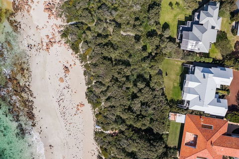 Beachfront House - Accommodation Sydney 4