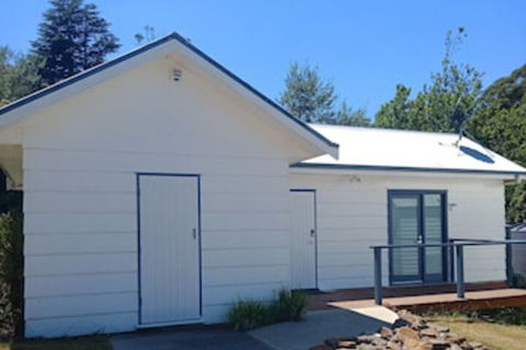 Old White Church Bed & Breakfast - Accommodation Sydney 0