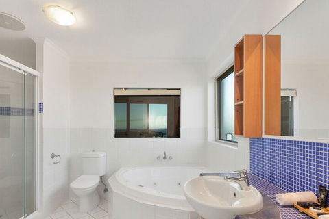 EXCLUSIVE OCEAN VIEW PENTHOUSE On MARINE PARADE - Sydney 4u 5