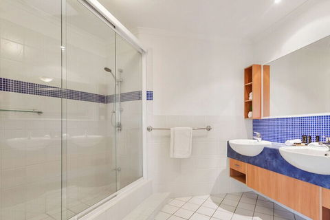 EXCLUSIVE OCEAN VIEW PENTHOUSE On MARINE PARADE - Sydney 4u 1