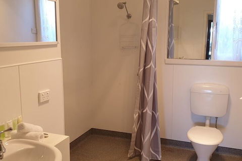 Port Life Beach House - Sydney 4u 5