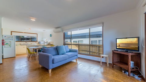 Pescarina Free Wifi & Netflix - Accommodation Sydney 1