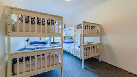 Pescarina Free Wifi & Netflix - Accommodation Sydney 3