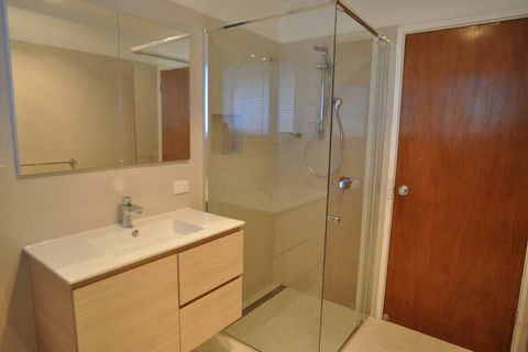Salty Sands Meters From THE Beach Free Wifi - Accommodation Sydney 4