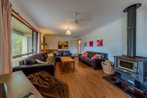 Driftwood On Anderson Free Wifi - Accommodation Sydney 5