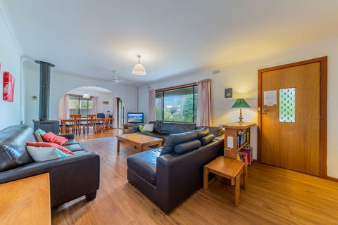 Driftwood On Anderson Free Wifi - Accommodation Sydney 0