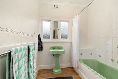 Vintage Sunrise PET Friendly - Accommodation Sydney 5