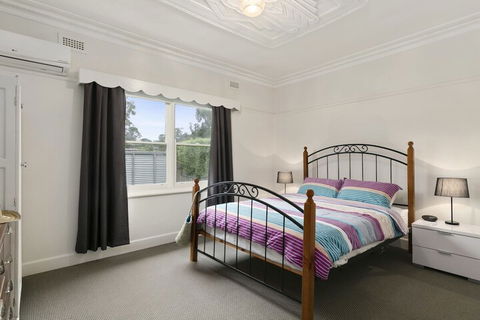 Vintage Sunrise PET Friendly - Accommodation Sydney 7