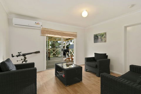 Vintage Sunrise PET Friendly - Accommodation Sydney 6