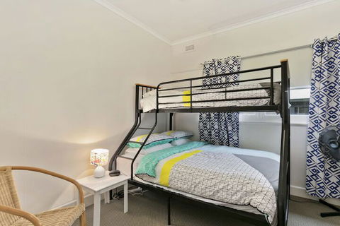 Vintage Sunrise PET Friendly - Accommodation Sydney 2