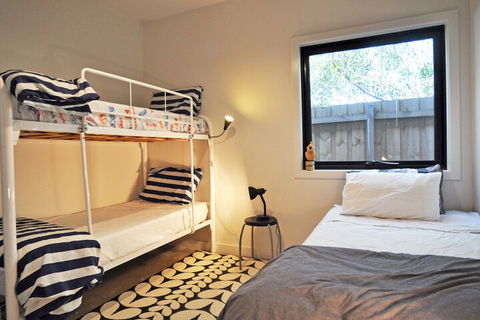 Armstrongs Close TO Beach - Accommodation Sydney 4