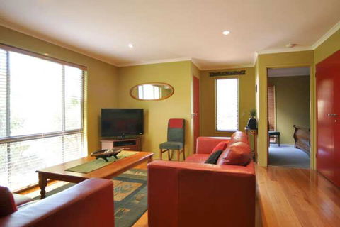 Beachcroft Inlet Side Close TO Town - Accommodation Sydney 5