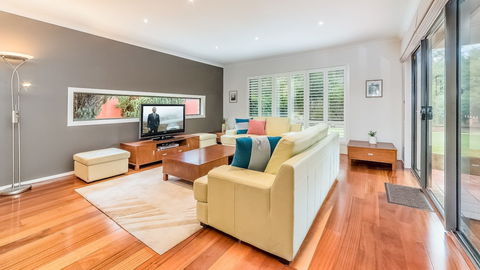 Oceans 11 Surfside Wifi & Foxtel PET Friendly - Accommodation Sydney 6